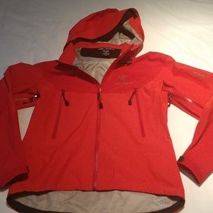 Arcteryx Beta AR Jacket, Men Small, Red